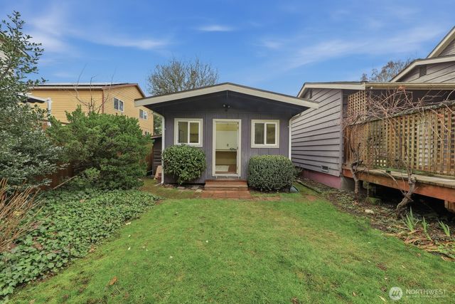 6519 17th Street NW, Seattle, WA 98117