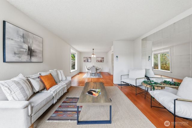 6519 17th Street NW, Seattle, WA 98117