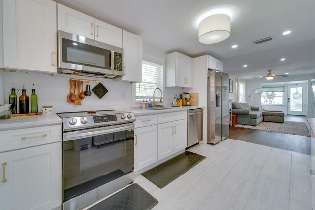 2410 CENTER AVENUE, Orlando, FL 32806