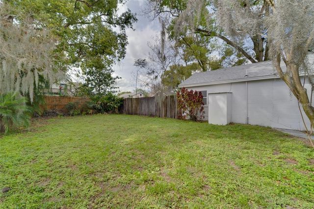 2410 CENTER AVENUE, Orlando, FL 32806