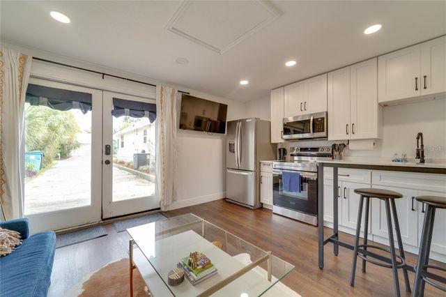2410 CENTER AVENUE, Orlando, FL 32806