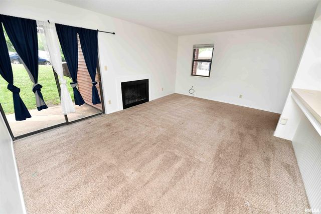 5734 N AUTUMN RIDGE Court, Peoria, IL 61615