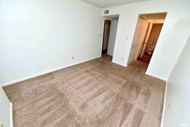 5734 N AUTUMN RIDGE Court, Peoria, IL 61615