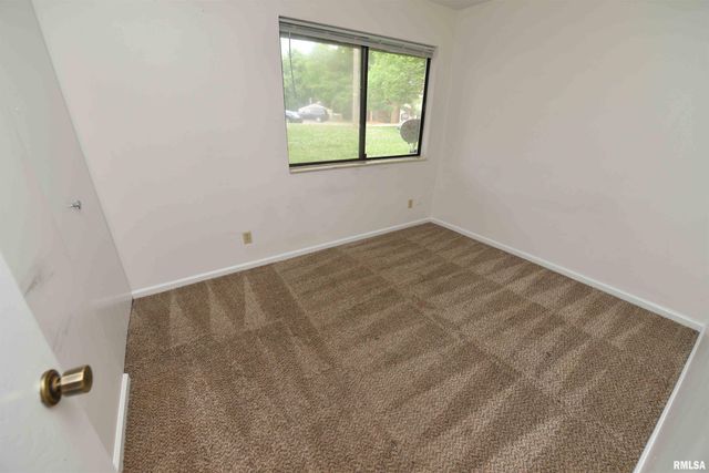 5734 N AUTUMN RIDGE Court, Peoria, IL 61615