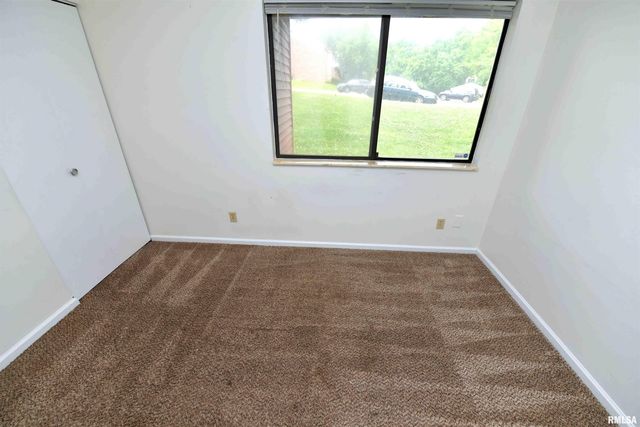 5734 N AUTUMN RIDGE Court, Peoria, IL 61615