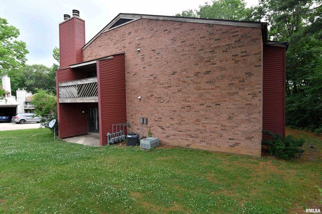 5734 N AUTUMN RIDGE Court, Peoria, IL 61615