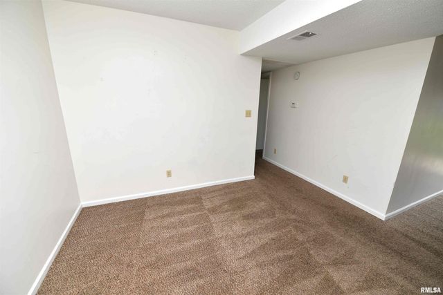 5734 N AUTUMN RIDGE Court, Peoria, IL 61615