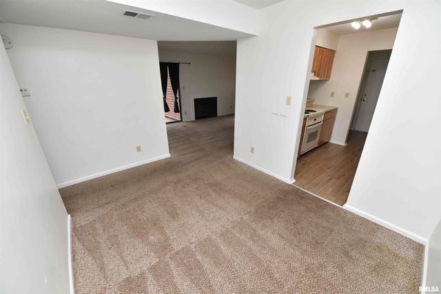 5734 N AUTUMN RIDGE Court, Peoria, IL 61615