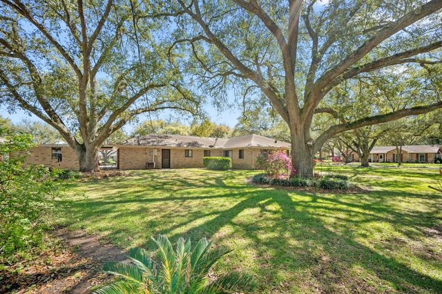 502 Dan Street, East Bernard, TX 77435