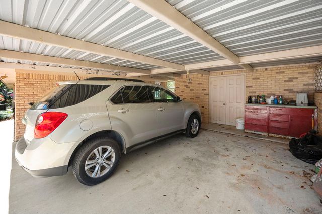 502 Dan Street, East Bernard, TX 77435