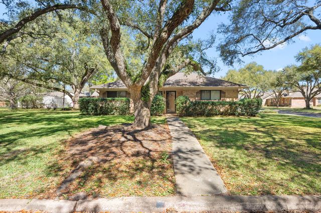 502 Dan Street, East Bernard, TX 77435