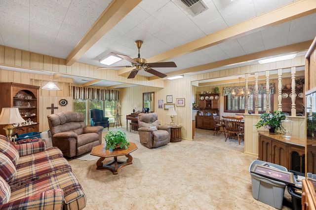 502 Dan Street, East Bernard, TX 77435