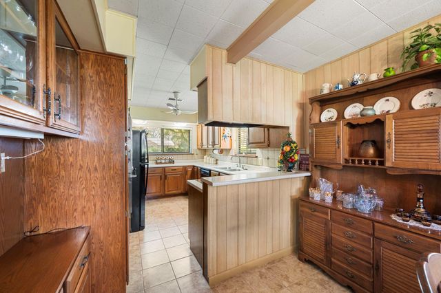 502 Dan Street, East Bernard, TX 77435