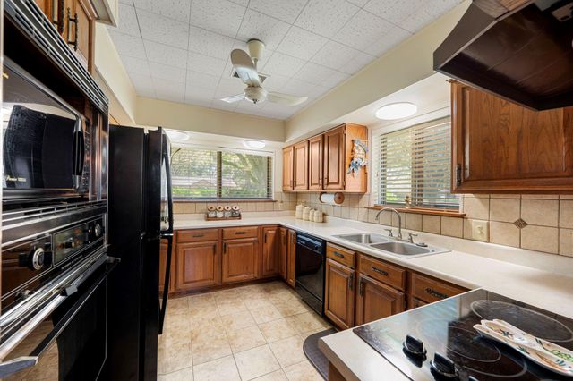 502 Dan Street, East Bernard, TX 77435