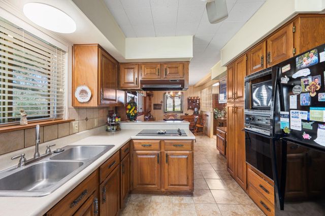 502 Dan Street, East Bernard, TX 77435