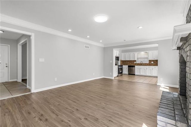 200 NE Locust Drive, Blue Springs, MO 64014