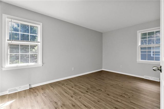 200 NE Locust Drive, Blue Springs, MO 64014