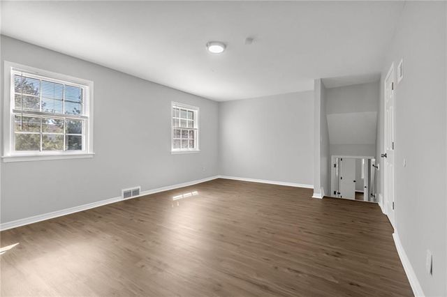 200 NE Locust Drive, Blue Springs, MO 64014