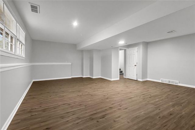 200 NE Locust Drive, Blue Springs, MO 64014