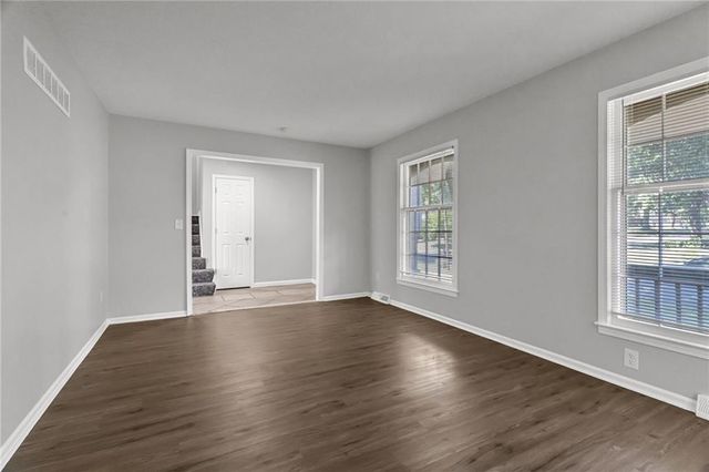 200 NE Locust Drive, Blue Springs, MO 64014
