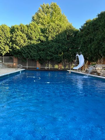 2917 Fox Knoll Court, Johnsburg, IL 60051