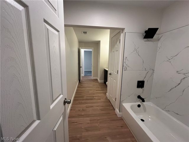 13325 Carrington Avenue, Cleveland, OH 44135