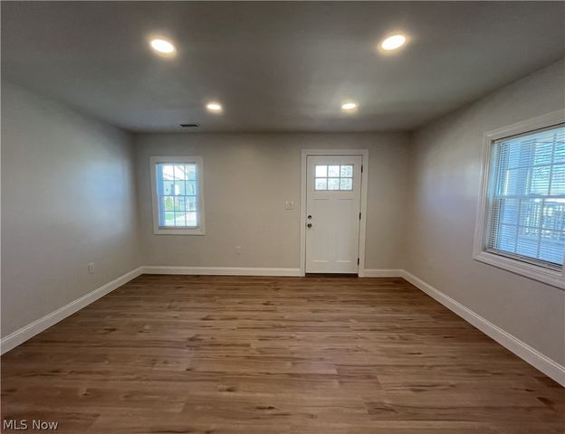 13325 Carrington Avenue, Cleveland, OH 44135