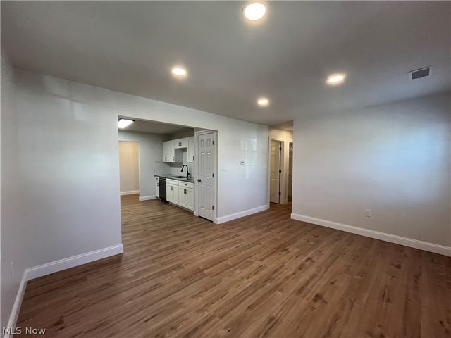 13325 Carrington Avenue, Cleveland, OH 44135