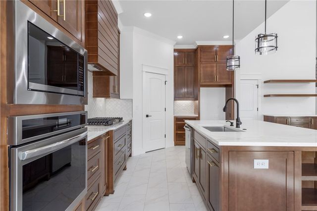 431 Hedge Drive, Centerton, AR 72719