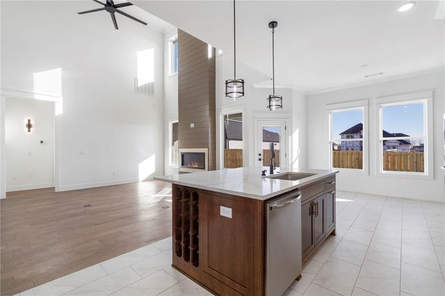 431 Hedge Drive, Centerton, AR 72719