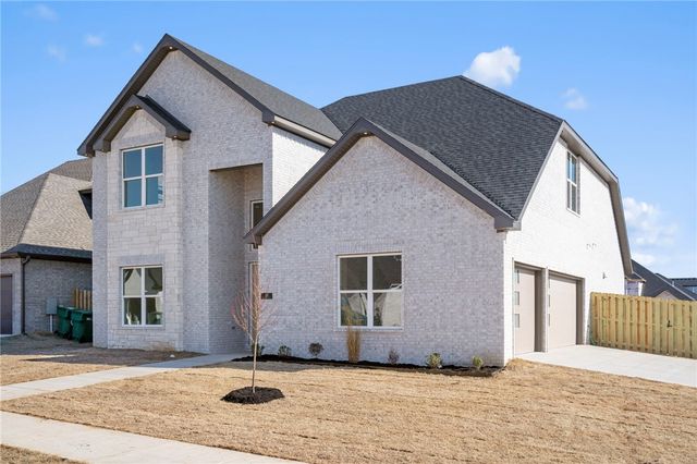 431 Hedge Drive, Centerton, AR 72719