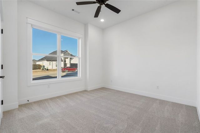 431 Hedge Drive, Centerton, AR 72719