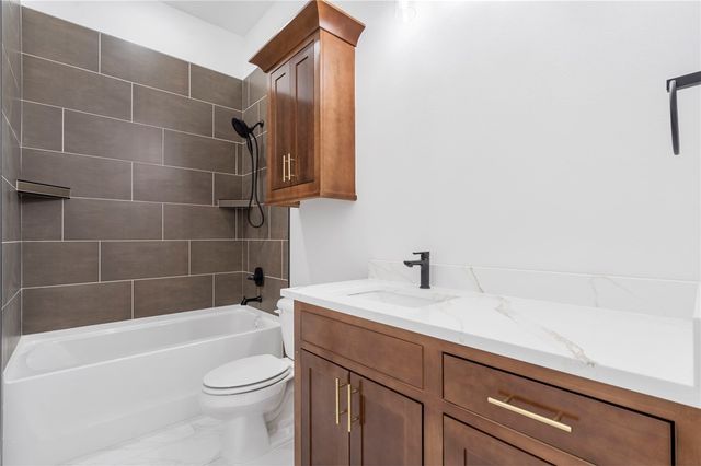 431 Hedge Drive, Centerton, AR 72719