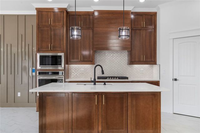 431 Hedge Drive, Centerton, AR 72719