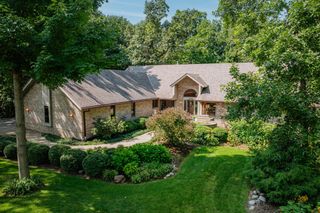 1345 Overlook CIRCLE, Brookfield, WI 53045