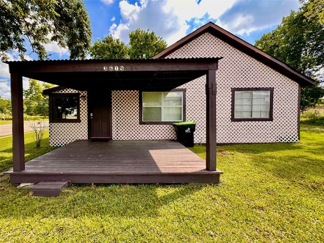 3619 5th Street, Stafford, TX 77477