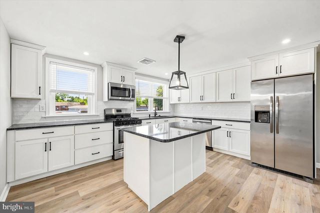 18 W MADISON AVE, Clifton Heights, PA 19018
