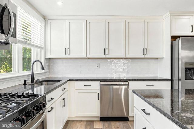 18 W MADISON AVE, Clifton Heights, PA 19018