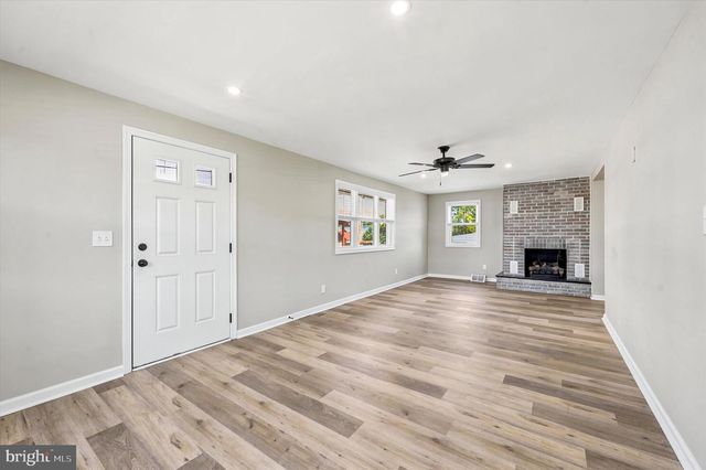 18 W MADISON AVE, Clifton Heights, PA 19018