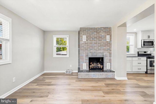 18 W MADISON AVE, Clifton Heights, PA 19018