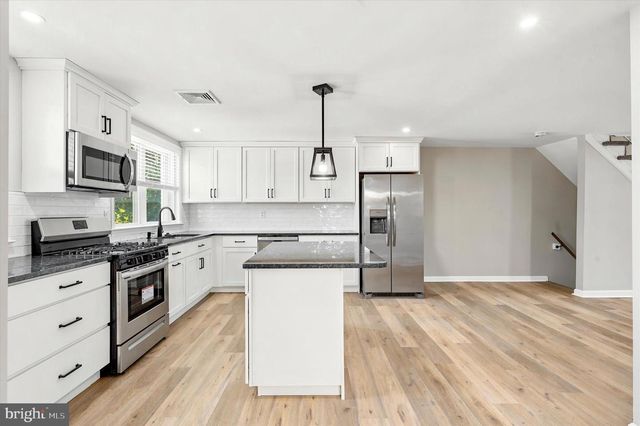 18 W MADISON AVE, Clifton Heights, PA 19018
