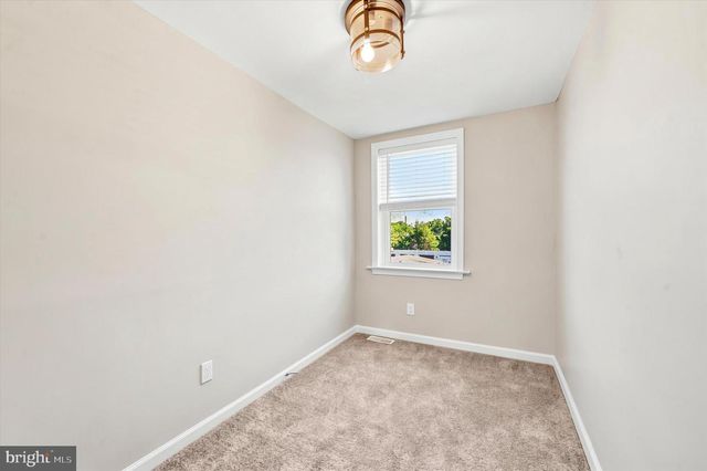 18 W MADISON AVE, Clifton Heights, PA 19018