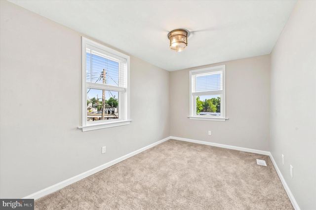 18 W MADISON AVE, Clifton Heights, PA 19018