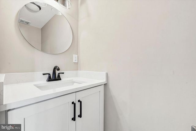 18 W MADISON AVE, Clifton Heights, PA 19018