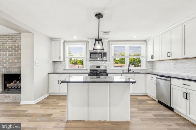 18 W MADISON AVE, Clifton Heights, PA 19018
