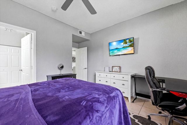9256 LAKE CHASE ISLAND WAY, Tampa, FL 33626