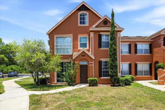 9256 LAKE CHASE ISLAND WAY, Tampa, FL 33626