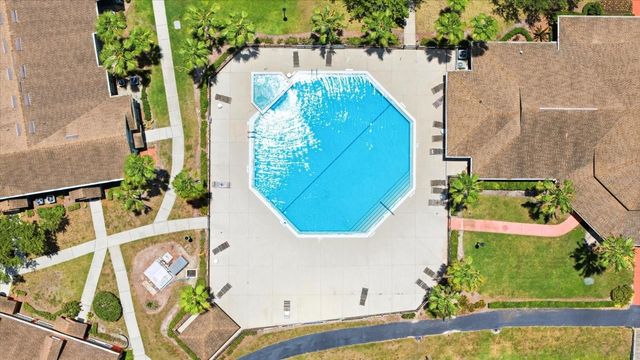 9256 LAKE CHASE ISLAND WAY, Tampa, FL 33626