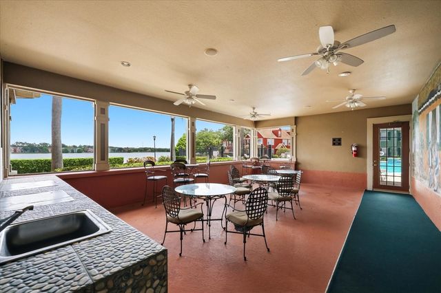 9256 LAKE CHASE ISLAND WAY, Tampa, FL 33626