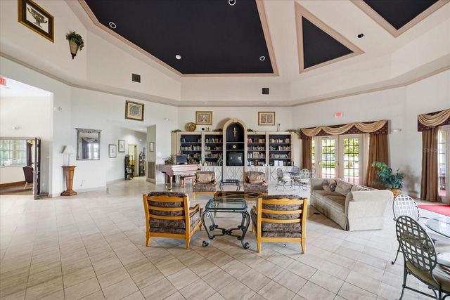 9256 LAKE CHASE ISLAND WAY, Tampa, FL 33626